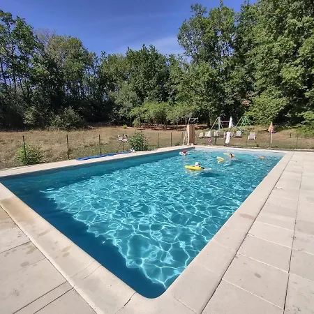 Дом отдыха Independante A La Campagne Avec Piscine Paulhiac